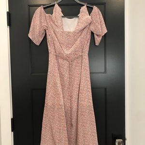 Midi Whistles Dress w/ blue and red dots-white.